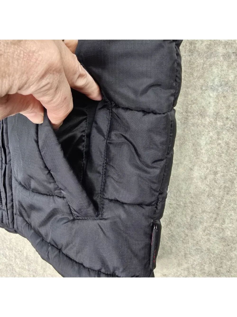 Weatherproof Boys Puffer Vest Black Size 10/12 Lightweight Warm Quilted Design